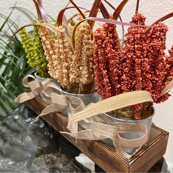 🍁Handcrafted🍂 Tri-Color Faux Autumn Foliage Decor In Rustic Planter Box - Picture 6 of 10